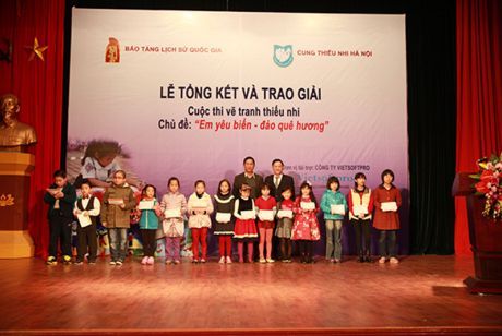vietsoftpro-tai-tro-cho-cuoc-thi-ve-tranh-chu-de-em-yeu-bien-dao-que-huong-