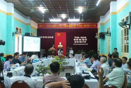 toa-dam-van-hoa-cung-dinh-hue-qua-goc-nhin-co-vat-